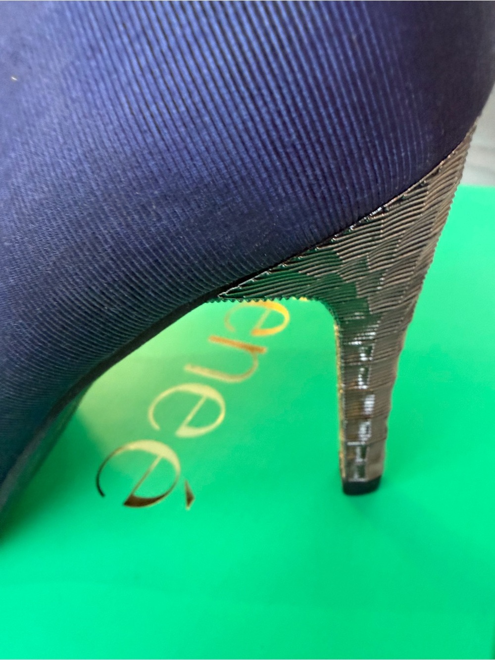 J. Renee Gilana Navy Pointed Toe Pumps ~ Fancy Heel size 9.5 - Picture 3 of 6